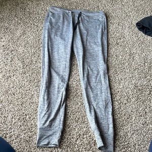 Born primitive joggers, gray